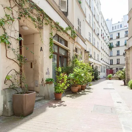 Charming Small Duplex - Heart Of Paris