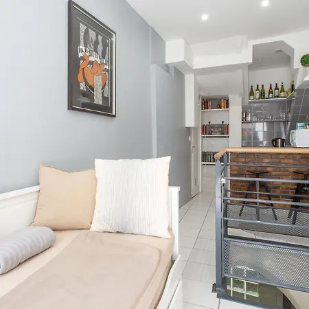 Charming Small Duplex - Heart Of 아파트